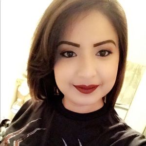 Meet your Posher, Daniela